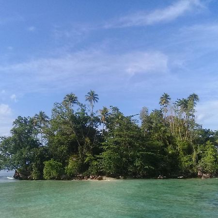 Nusa Nalan Beach Resort Rumah Olat Exterior photo