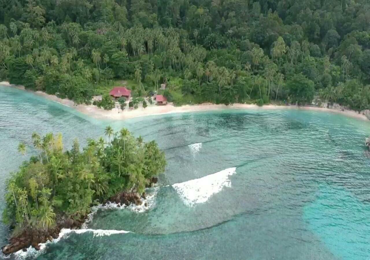 Nusa Nalan Beach Resort Rumah Olat Exterior photo